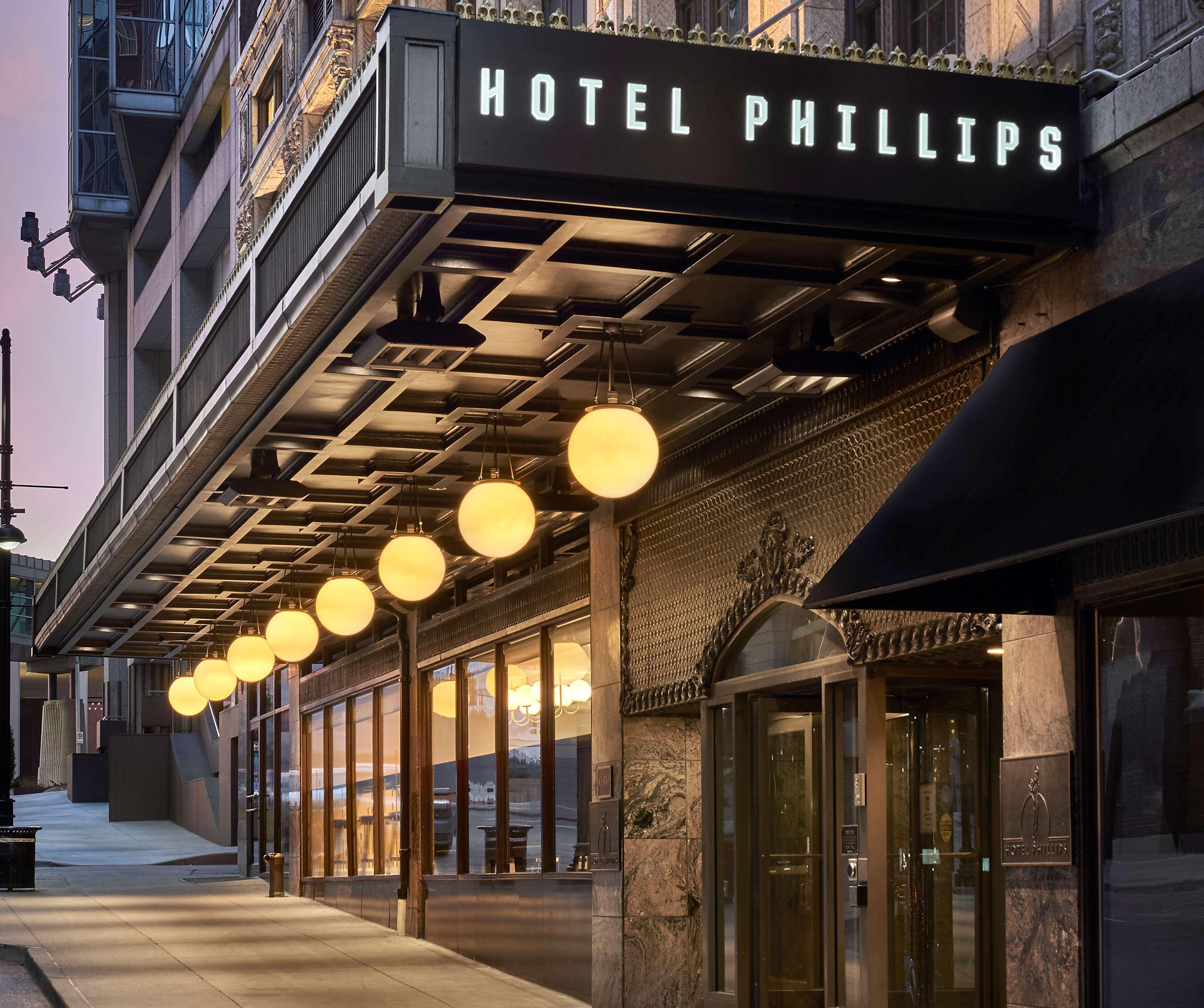 Hotel Phillips Kansas City, Curio Collection By Hilton Eksteriør billede