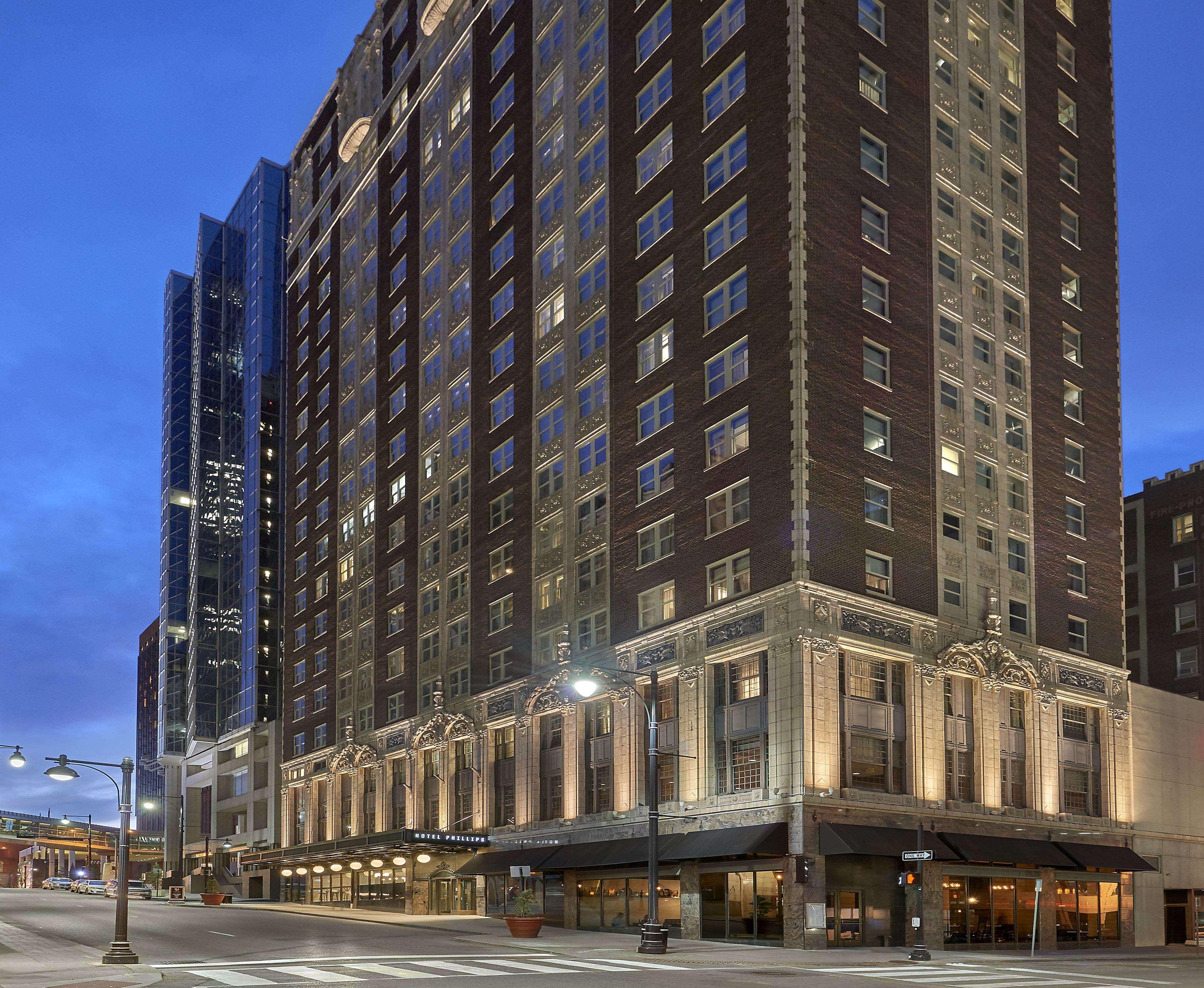 Hotel Phillips Kansas City, Curio Collection By Hilton Eksteriør billede