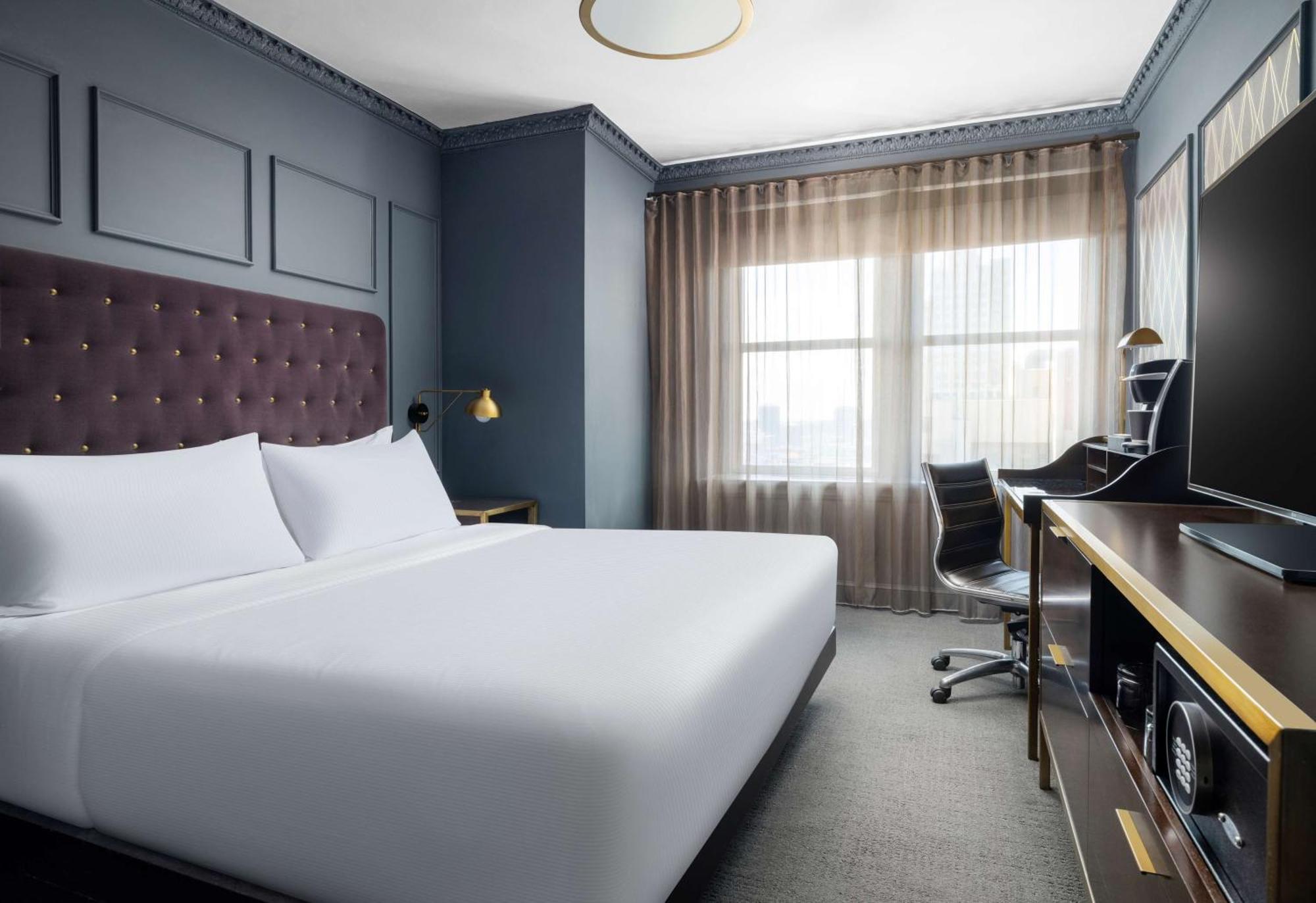 Hotel Phillips Kansas City, Curio Collection By Hilton Eksteriør billede