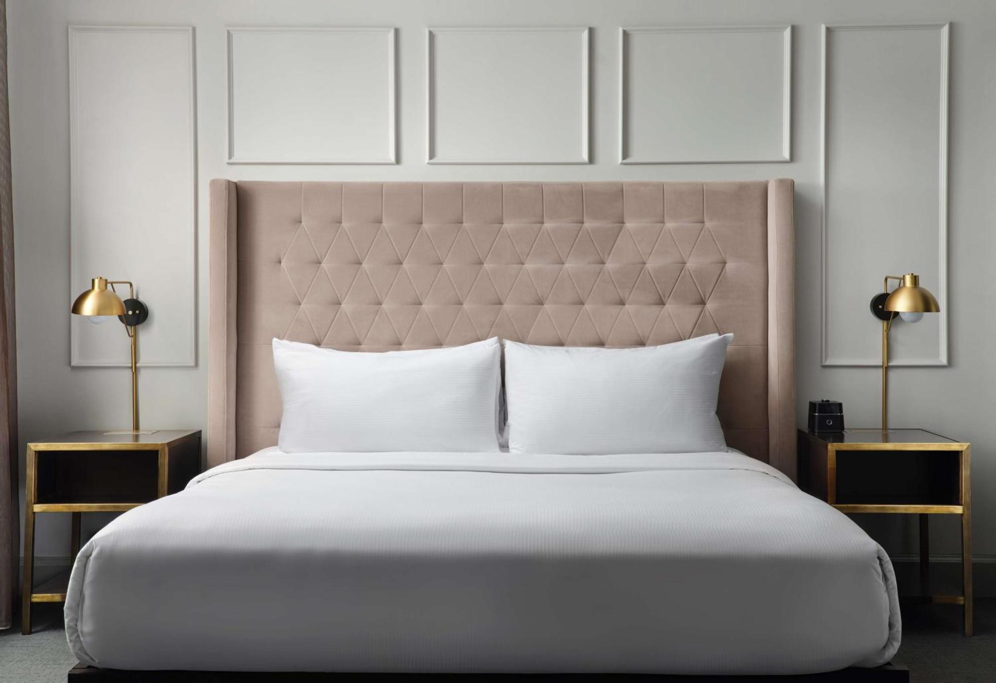 Hotel Phillips Kansas City, Curio Collection By Hilton Eksteriør billede