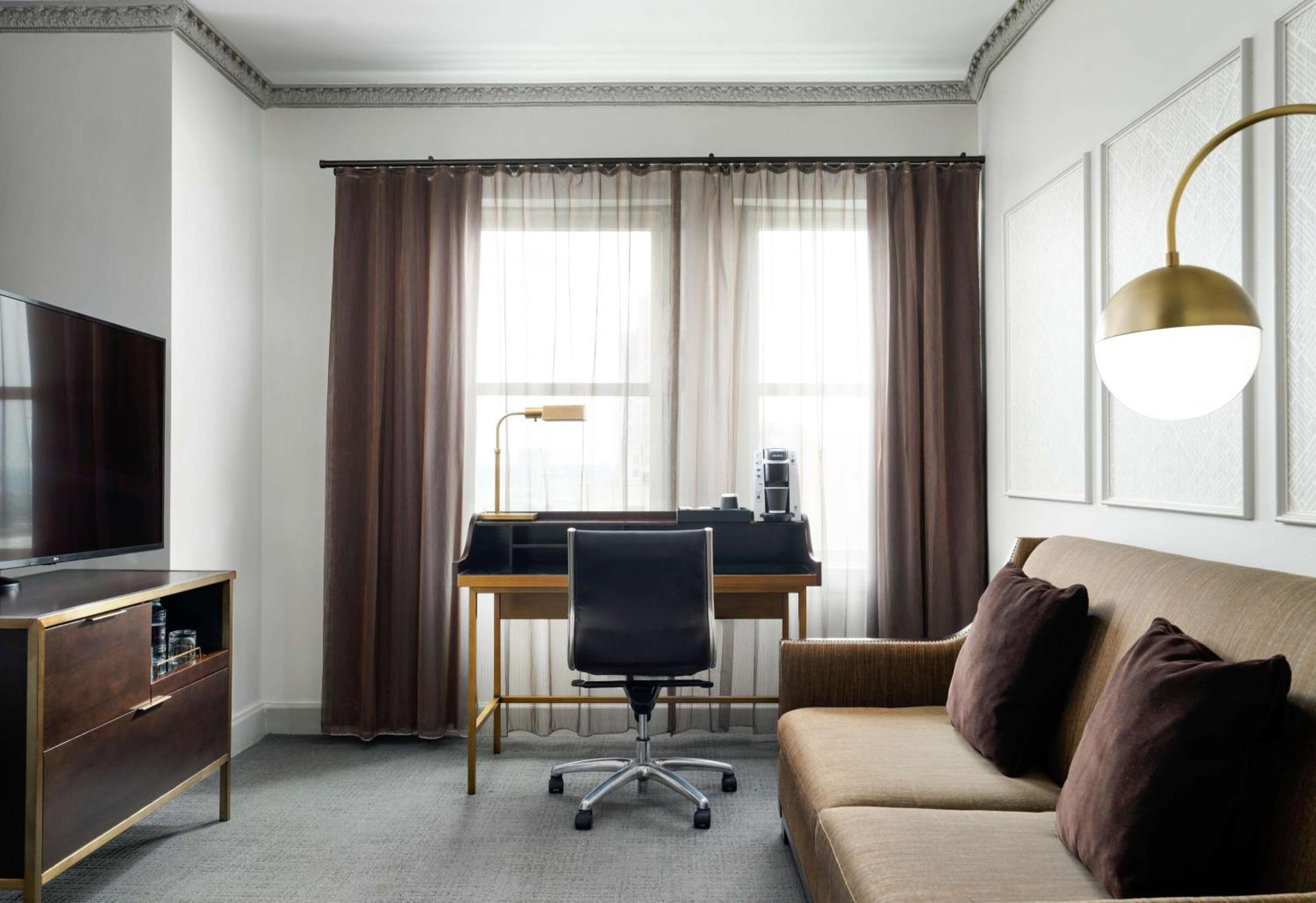 Hotel Phillips Kansas City, Curio Collection By Hilton Eksteriør billede