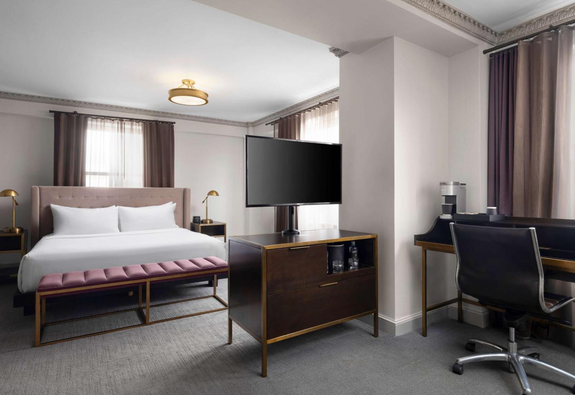 Hotel Phillips Kansas City, Curio Collection By Hilton Eksteriør billede