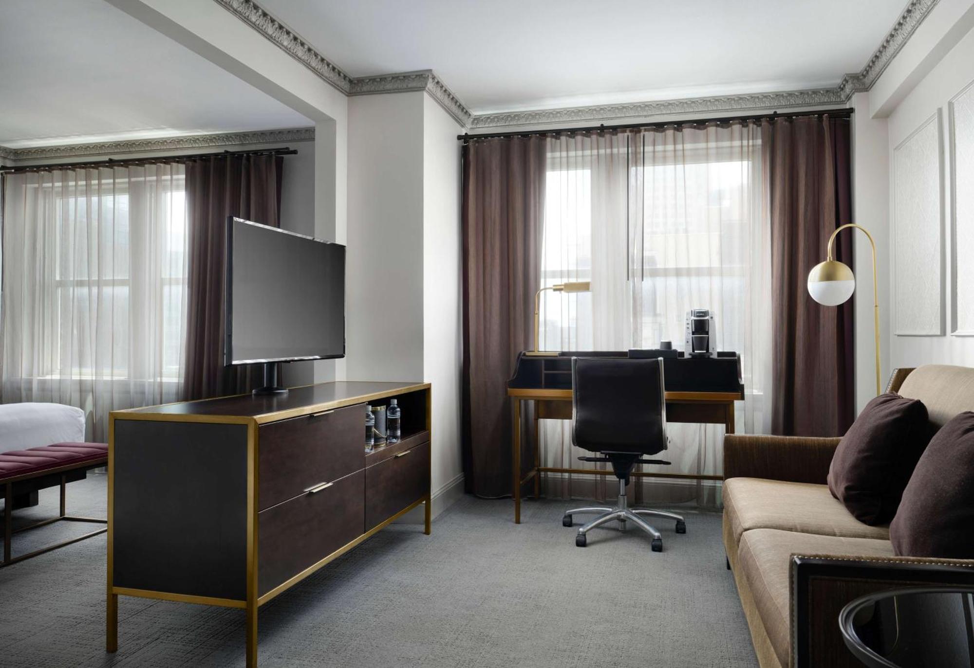 Hotel Phillips Kansas City, Curio Collection By Hilton Eksteriør billede